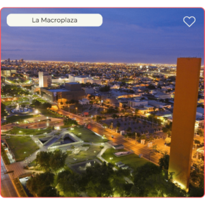 Vista aérea de la Macroplaza en Monterrey de noche